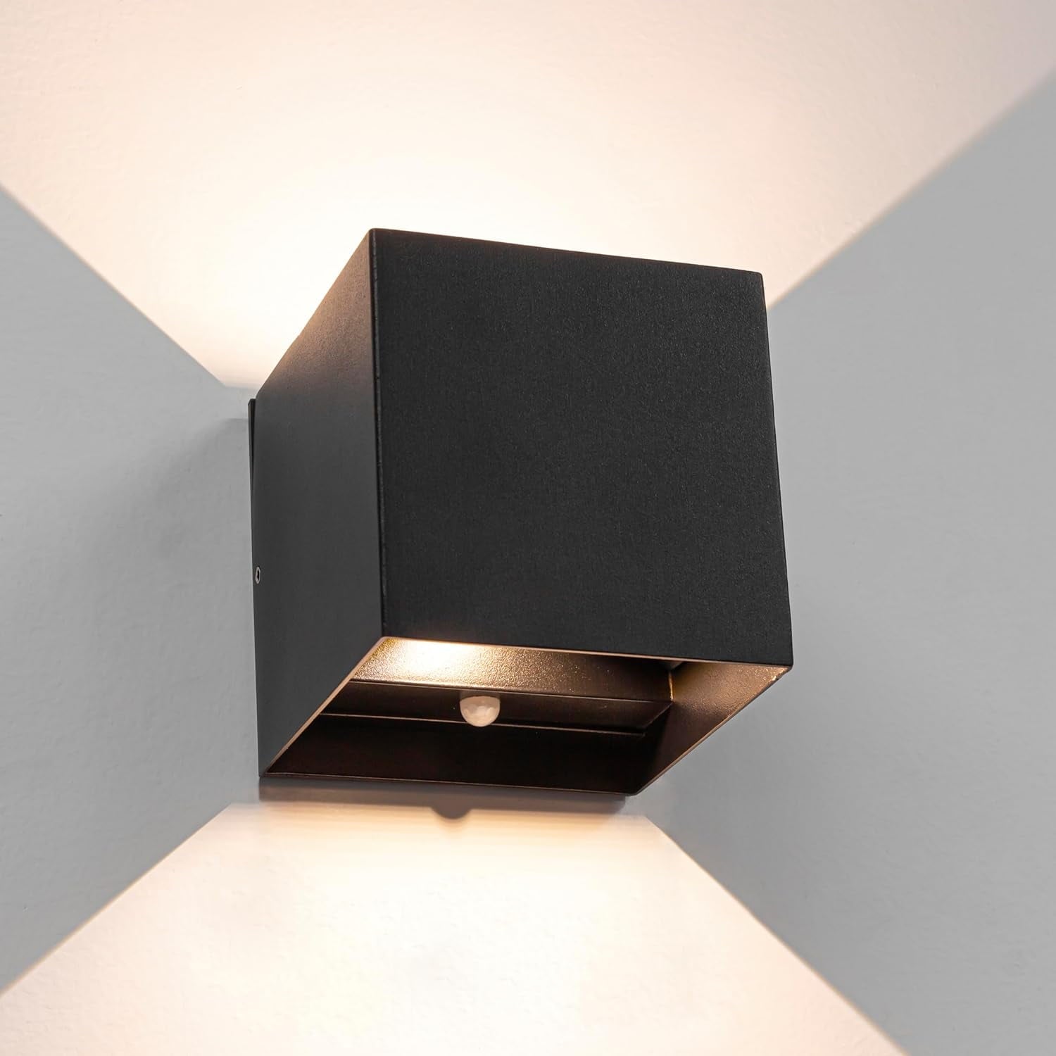 FSLiving Rechargeable LED Wall Sconce with Motion Sensor - Cordless Magnetic Mount